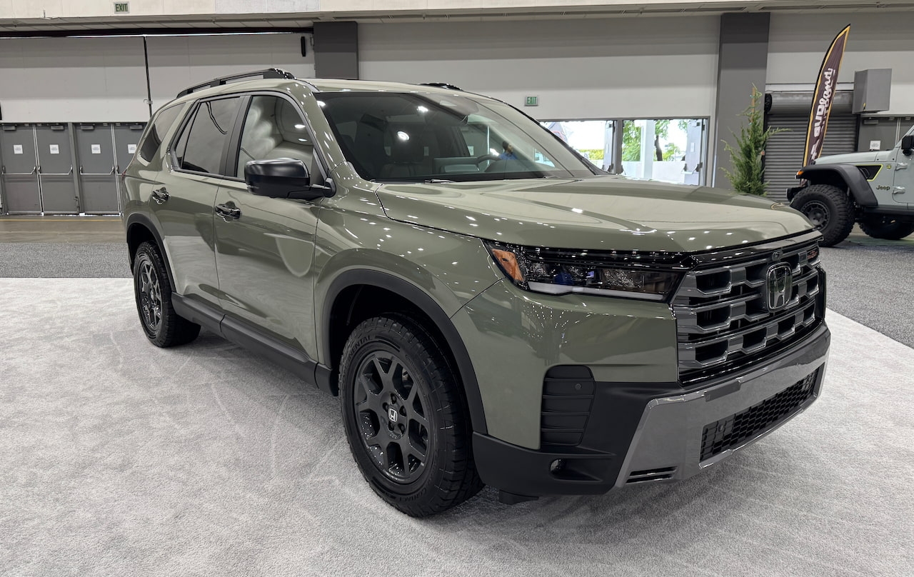 2026 Honda Pilot Refresh Arrives With A Gas Engine Hybrid Expected Down The Road